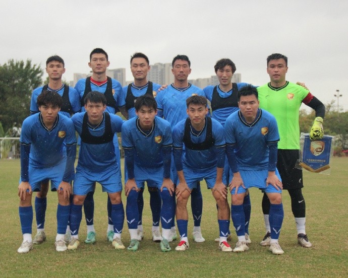 穆謝奎連入兩球?qū)⒈确帜孓D(zhuǎn)，大連鯤城2-1戰(zhàn)勝山西崇德榮海
