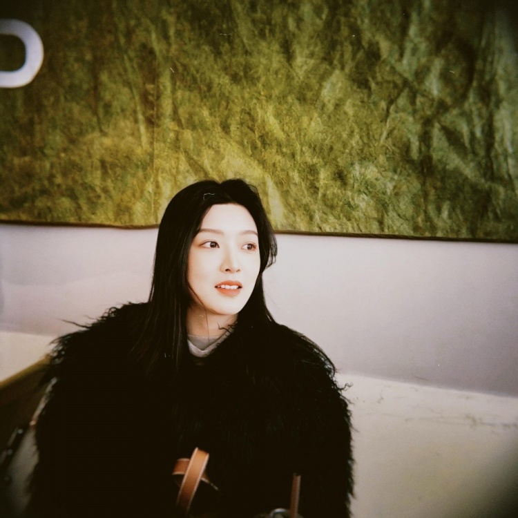 很好看！付豪女友更新社媒曬美照：最近很愛(ài)