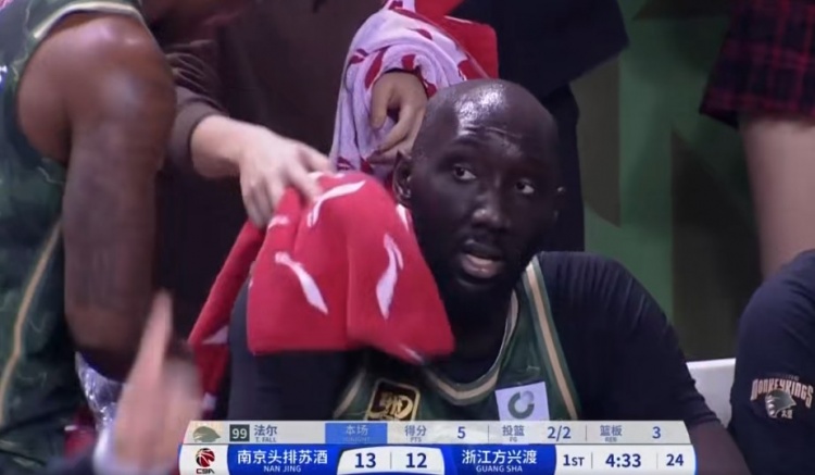 同曦也有老熟人！回歸的法爾開場2中2拿到5分3籃板1蓋帽