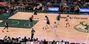 舉火燒天！阿倫順下暴力隔扣大洛 騎士轟出一波13-0打停雄鹿