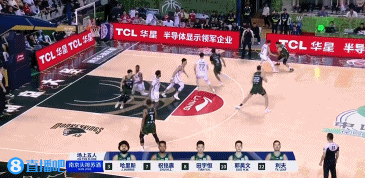 重回同一起跑線！同曦第三節(jié)上來不到2分鐘 7-0直接追平比分！