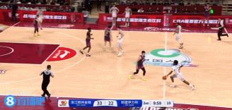 屢試不爽！李炎哲接球沖擊籃筐 連續(xù)3次內(nèi)線打中獨(dú)得6分