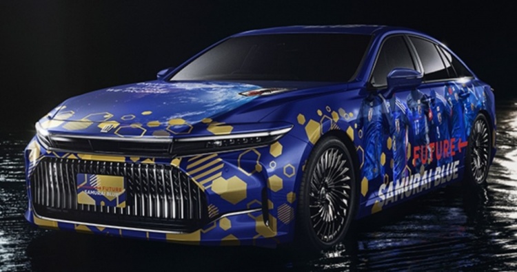 與車(chē)企聯(lián)動(dòng)，日本足協(xié)與豐田汽車(chē)共同打造日本國(guó)家隊(duì)特別車(chē)型