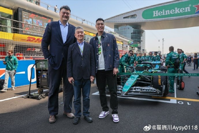 聯(lián)動(dòng)F1！翟曉川曬與姚明、阿隆索、范志毅、周冠宇等的合照
