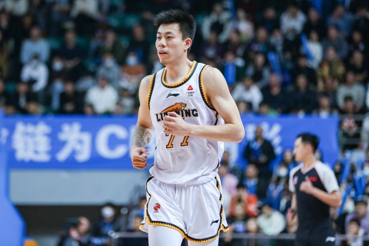 復(fù)出還要找狀態(tài)！張鎮(zhèn)麟半場6中1僅拿2分1板4助1斷