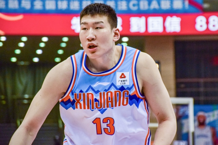 拼搶積極但手感不佳！李炎哲半場8中2&罰球6中4拿8分 搶4個前場板