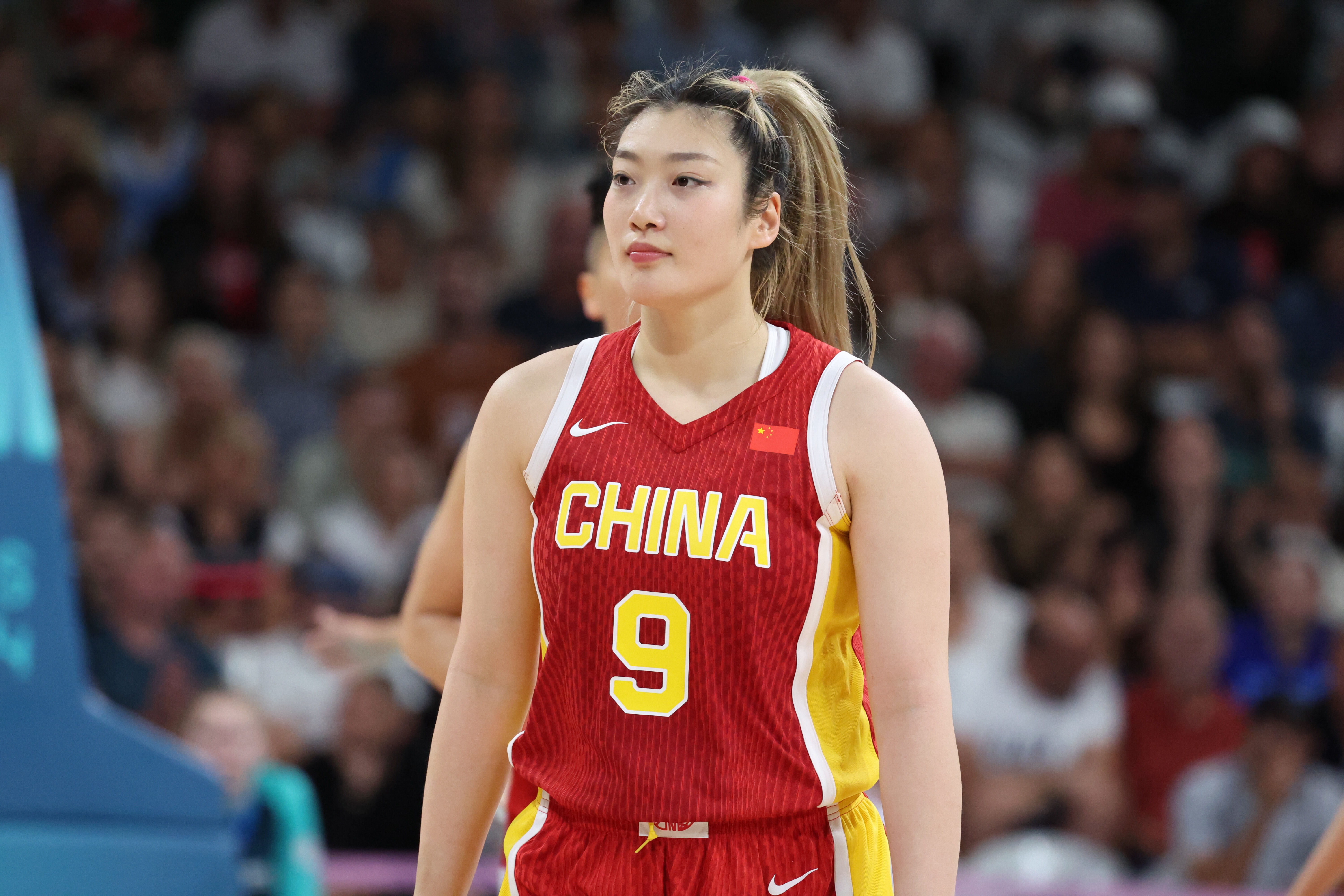 李夢三八婦女節(jié)更博：致敬每一個我們 祝我們節(jié)日快樂！