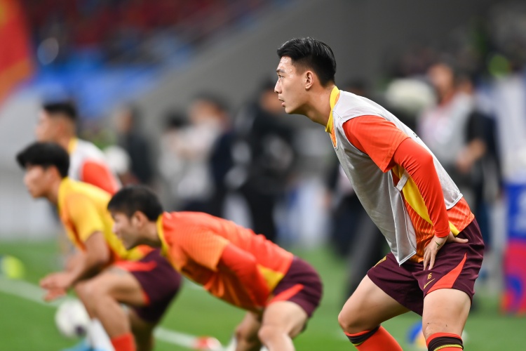 足球報(bào)：張玉寧、蔣圣龍均有不同程度傷病，伊萬未讓在熱身賽出場(chǎng)