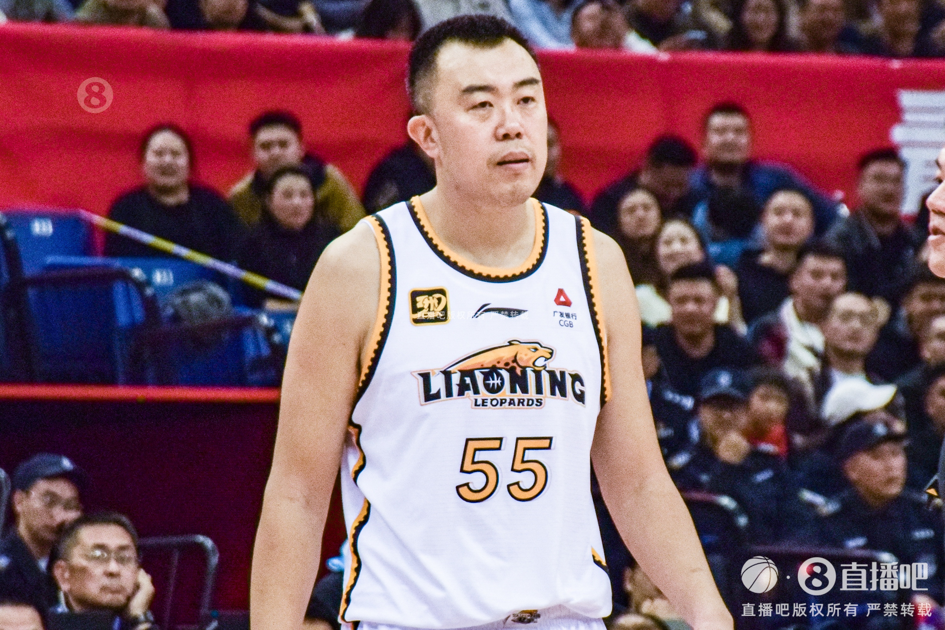 油箱滿滿的！韓德君上半場5投全中得到10分3板2助1斷